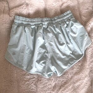 Lululemon Hotty Hot High-Rise Short 2.5” Size 6R
